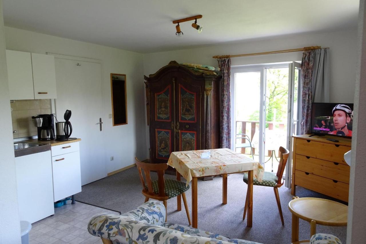 Apartment Gaestehaus Strobl Am Gstadt am Chiemsee